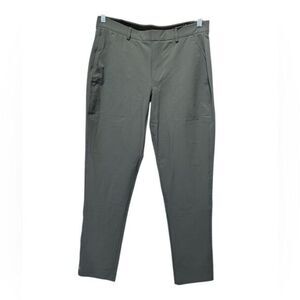 NWT NOBULL Men’s Golf Pants Gray Flat Front Straight Leg - Size 33 x 34